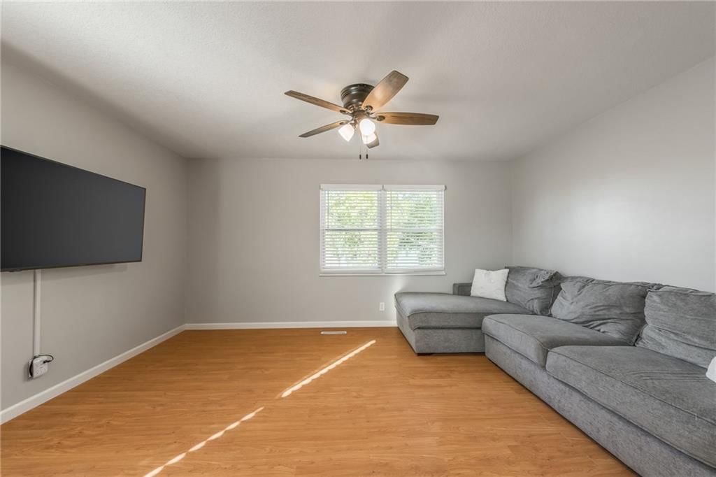 10110 W 95th Street — photo 12