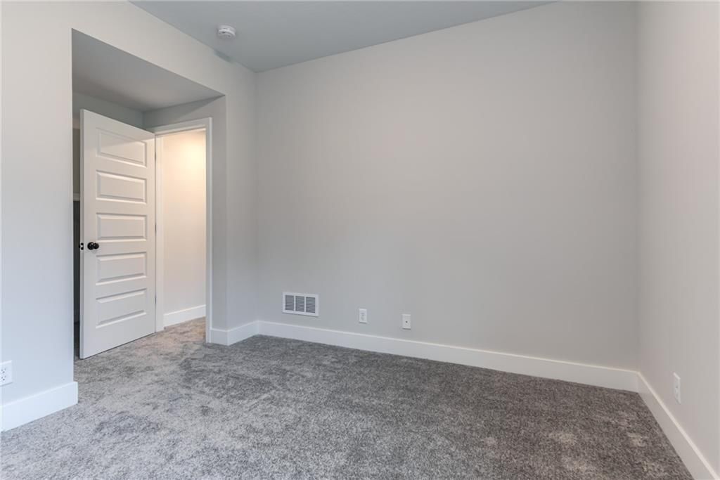 4335/4337 Spruce Avenue — photo 15