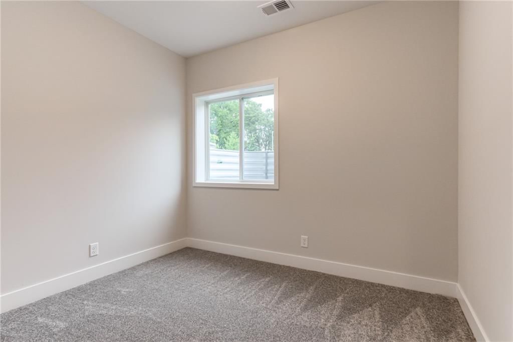 4329/4331 Spruce Avenue — photo 20