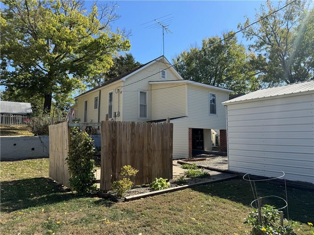 114 N Little Street — photo 8