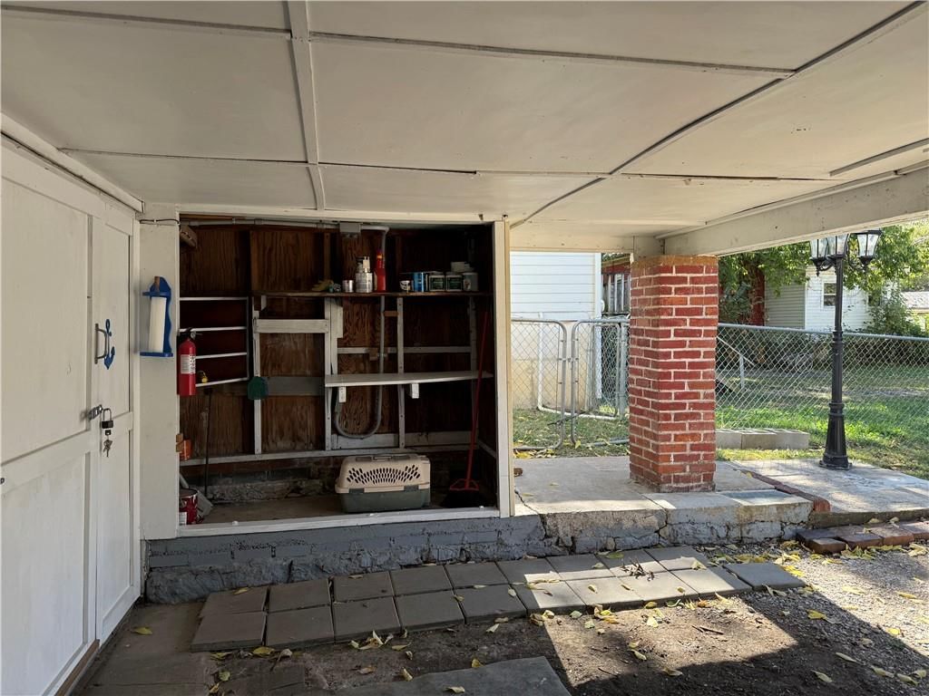 114 N Little Street — photo 15