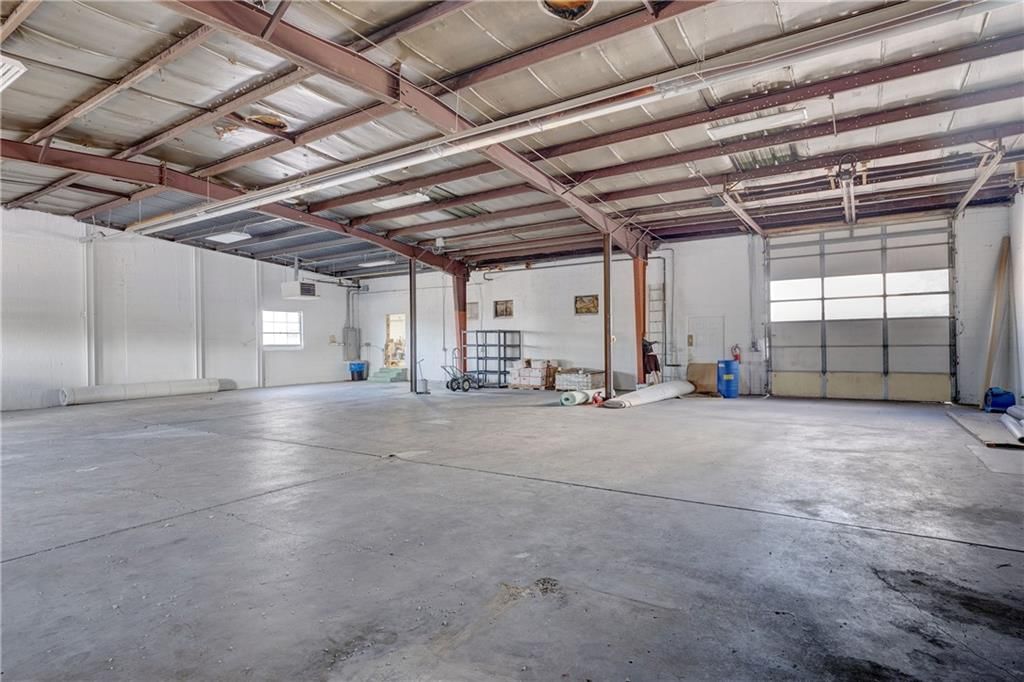 Photo 6 of 48 - 6220 Raytown Road