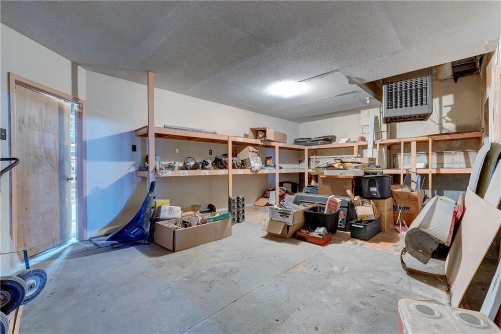 Photo 23 of 48 - 6220 Raytown Road