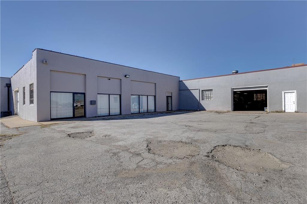 Photo 41 of 48 - 6220 Raytown Road