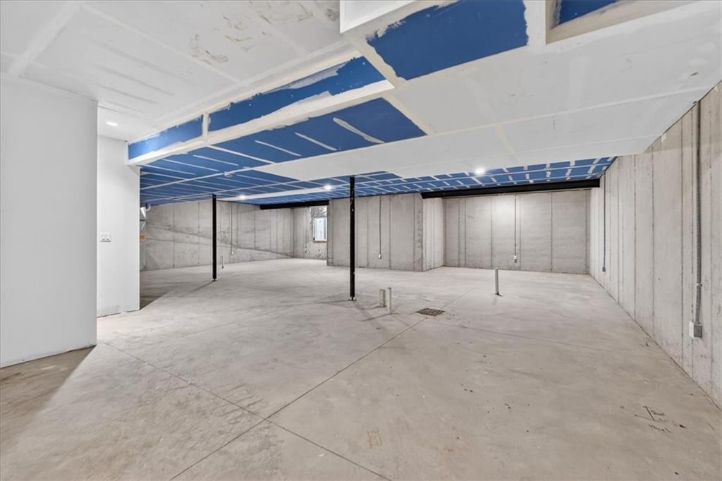 2856 W 133rd Terrace — photo 41