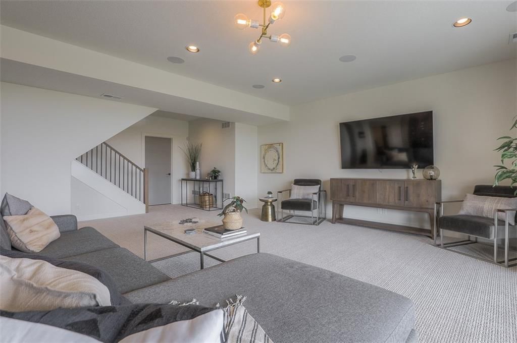 Photo 51 of 77 - 16925 Parkhill Street