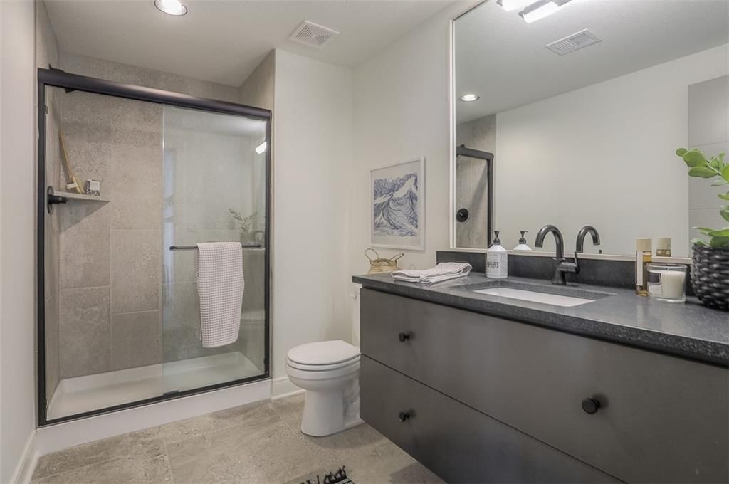 Photo 56 of 77 - 16925 Parkhill Street