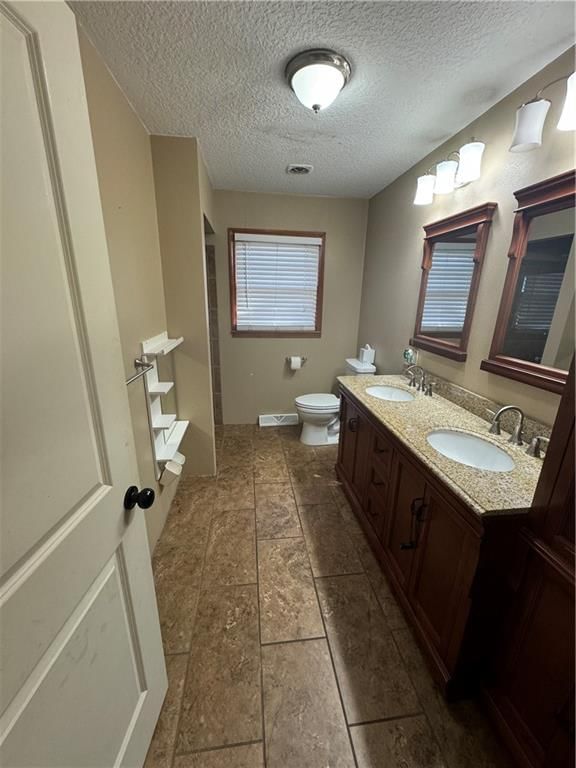 104 N Crawford Street — photo 12