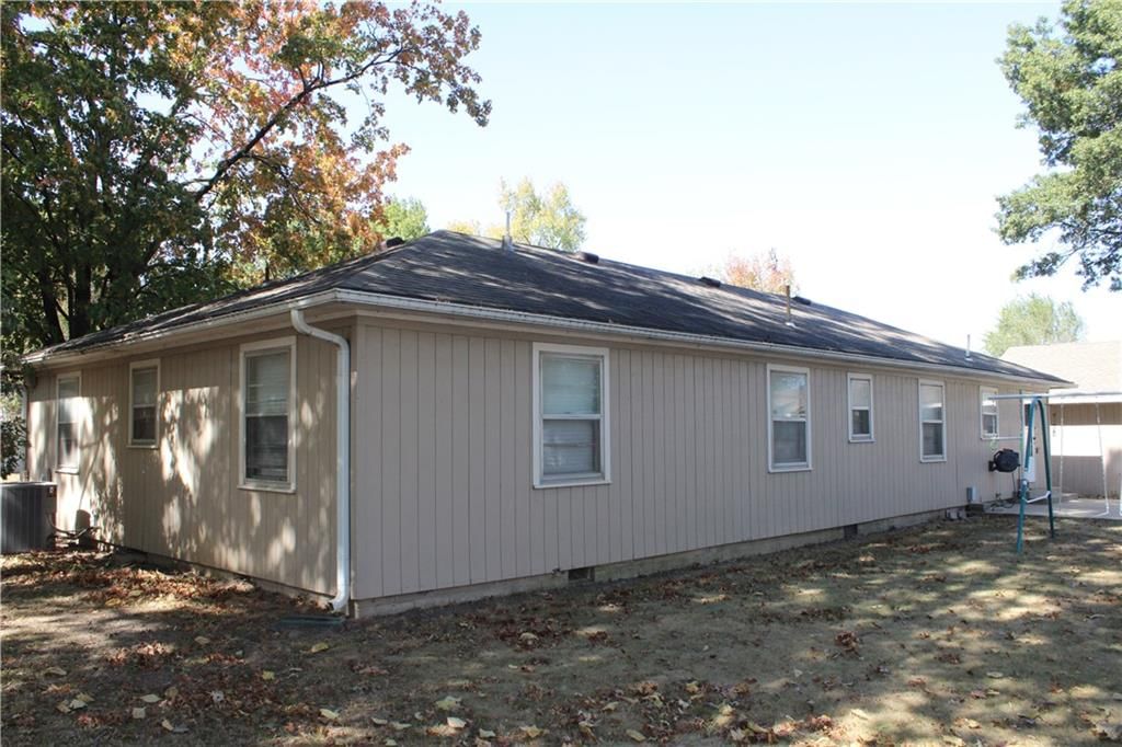 104 N Crawford Street — photo 22