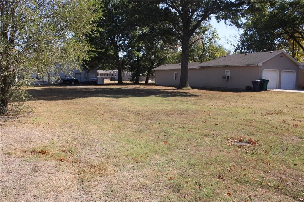 104 N Crawford Street — photo 27