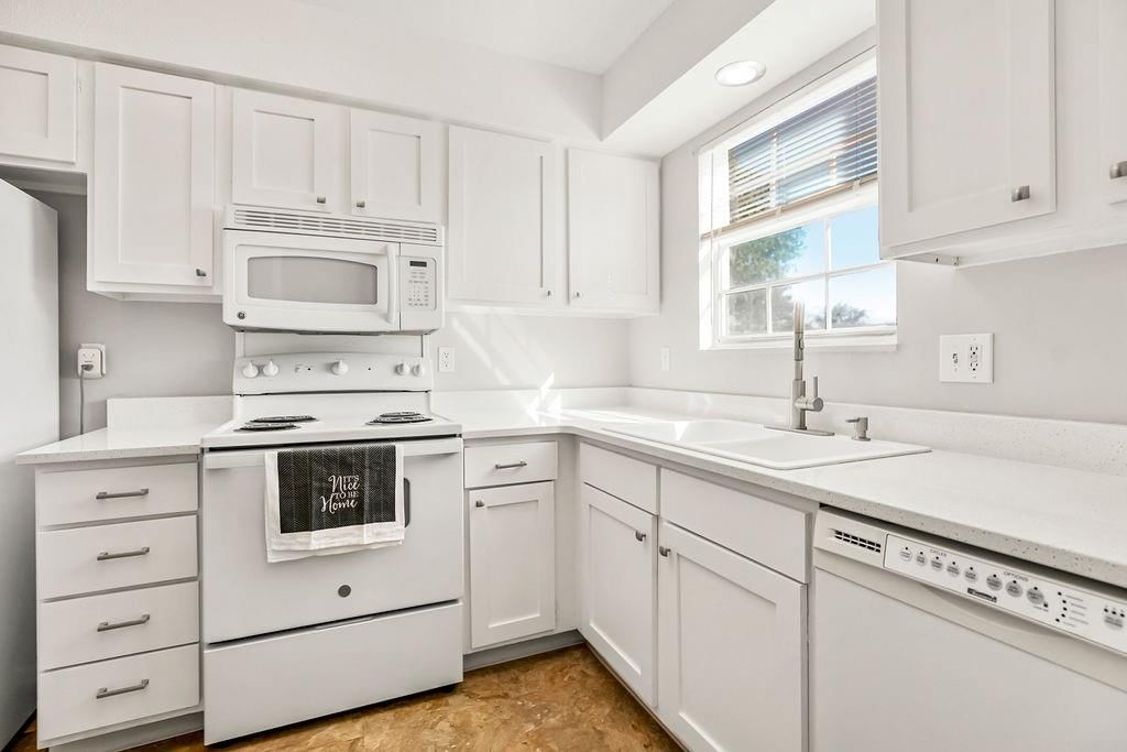 10244 W 96th Terrace — photo 7
