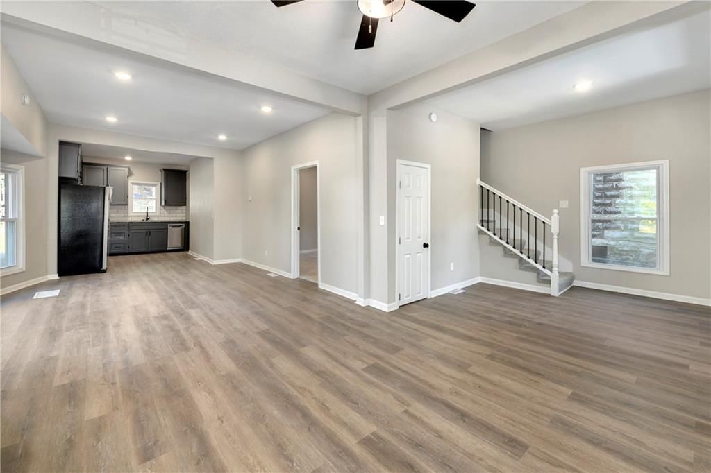 Photo 10 of 31 - 1346 Greeley Avenue
