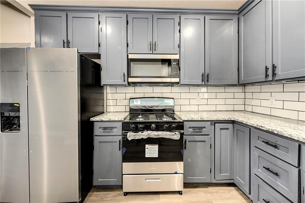 Photo 17 of 31 - 1346 Greeley Avenue