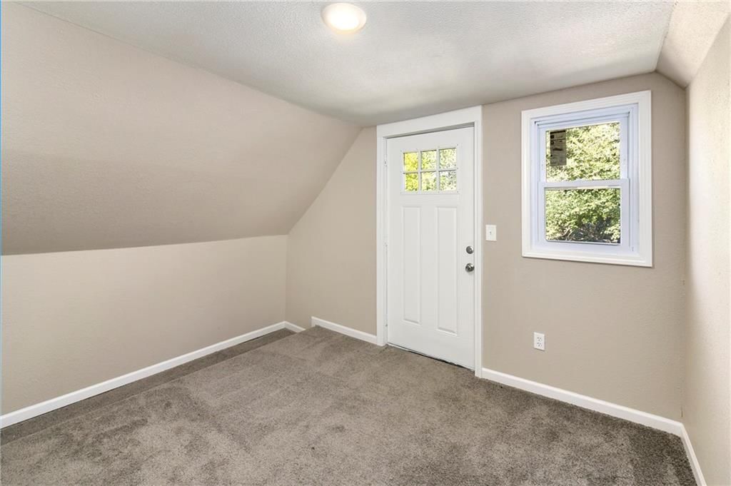 Photo 26 of 31 - 1346 Greeley Avenue