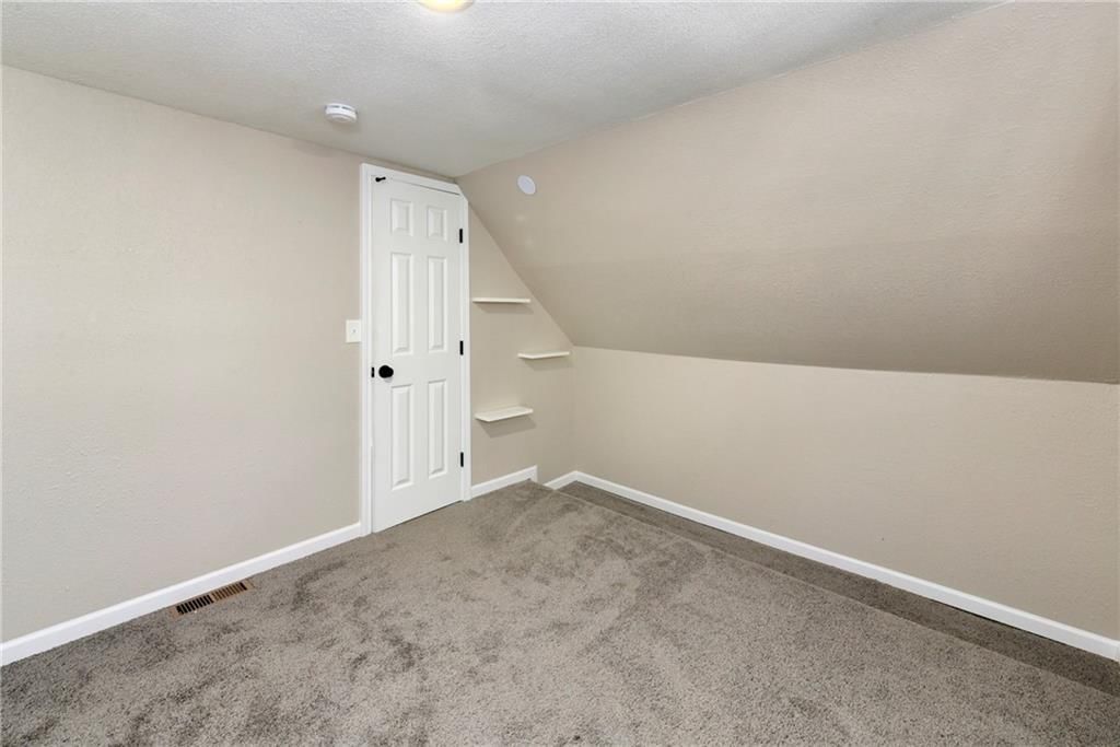 Photo 27 of 31 - 1346 Greeley Avenue