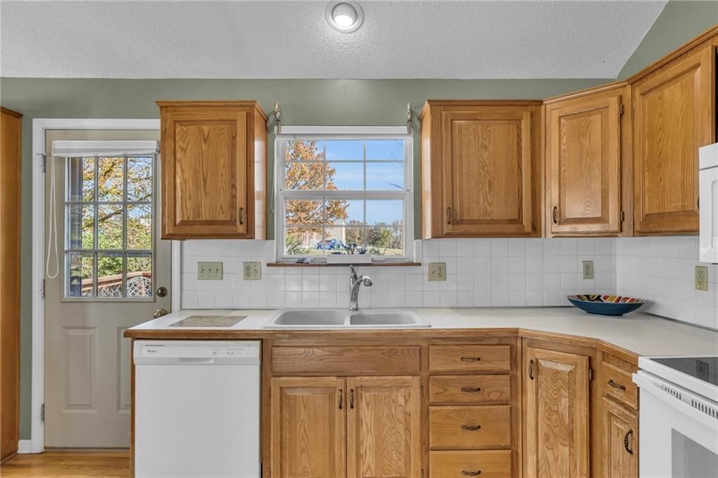 13337 Walnut Street — photo 16