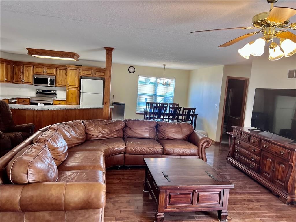 1116 N Mohican Court — photo 8
