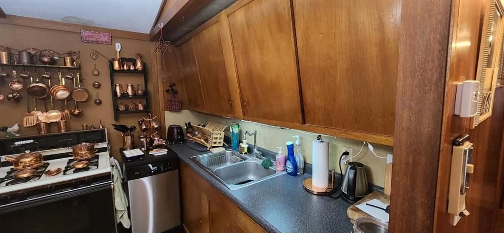 422 S Webster Street — photo 16