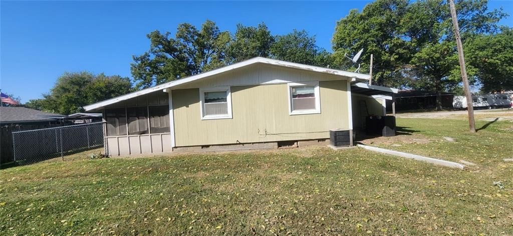 422 S Webster Street — photo 23