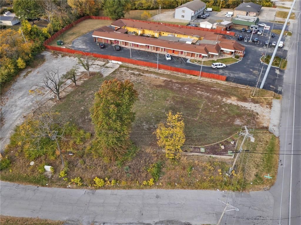 10305 E Us 40 Highway — photo 4