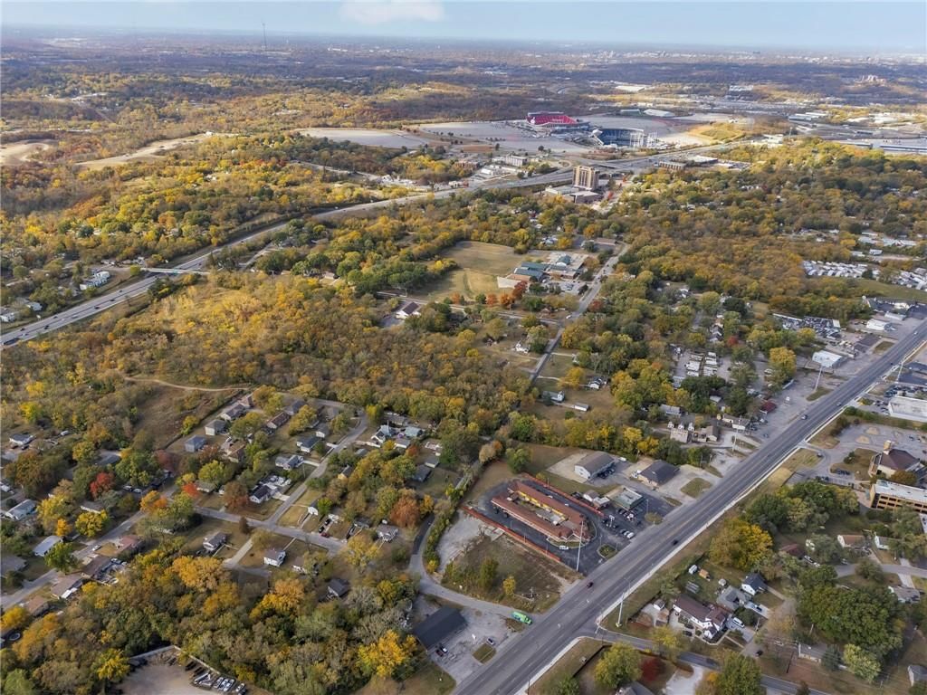 10305 E Us 40 Highway — photo 9