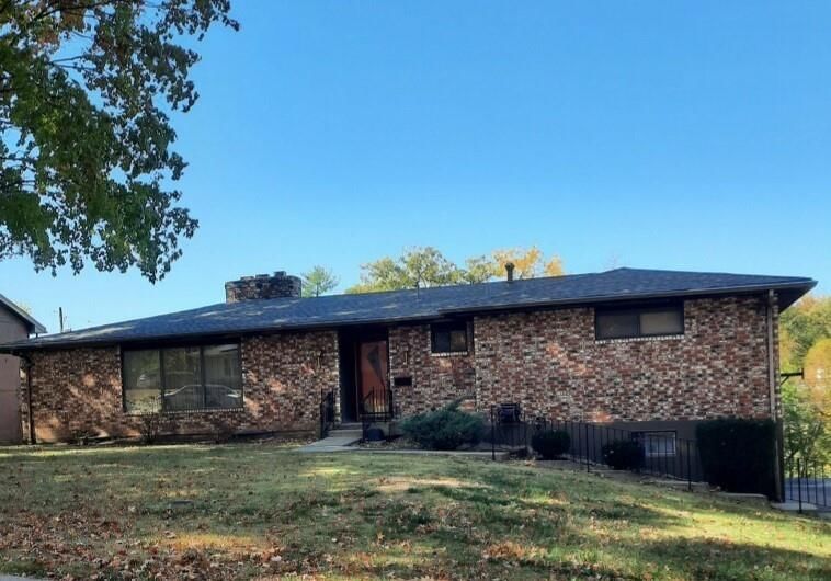 3804 S Woodland Avenue — photo 1