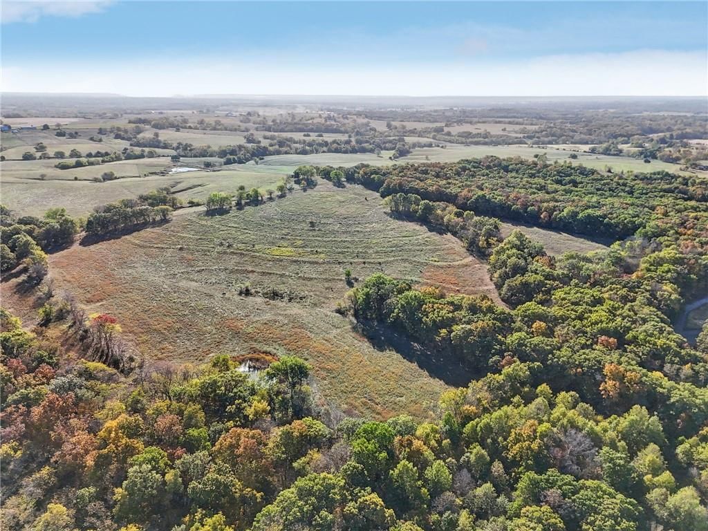 Photo 5 of 11 - 450 NW OO Highway