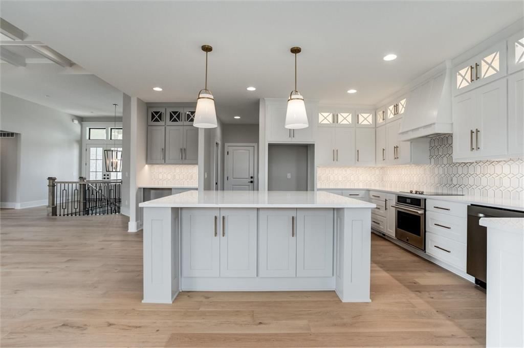 Photo 17 of 48 - 3411 S Mize Ridge Court