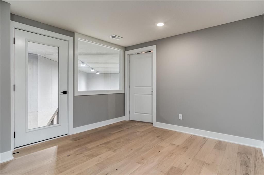 Photo 29 of 48 - 3411 S Mize Ridge Court
