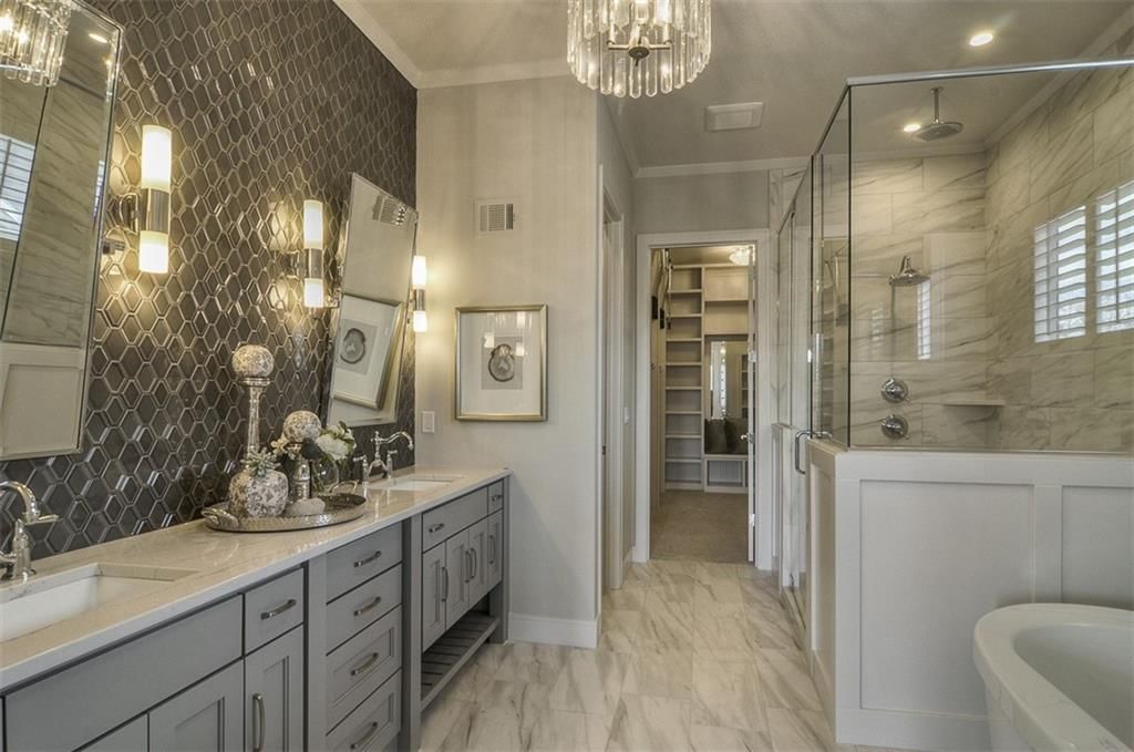 Photo 10 of 75 - 16904 Parkhill Street