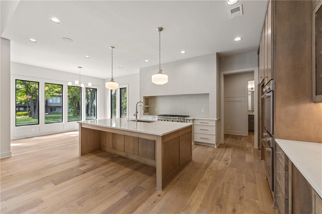 Photo 47 of 75 - 16904 Parkhill Street