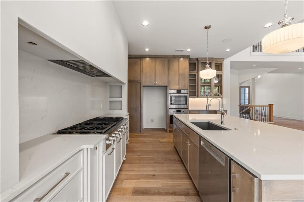 Photo 51 of 75 - 16904 Parkhill Street
