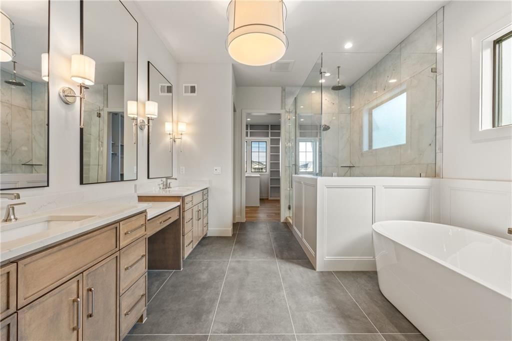 Photo 59 of 75 - 16904 Parkhill Street
