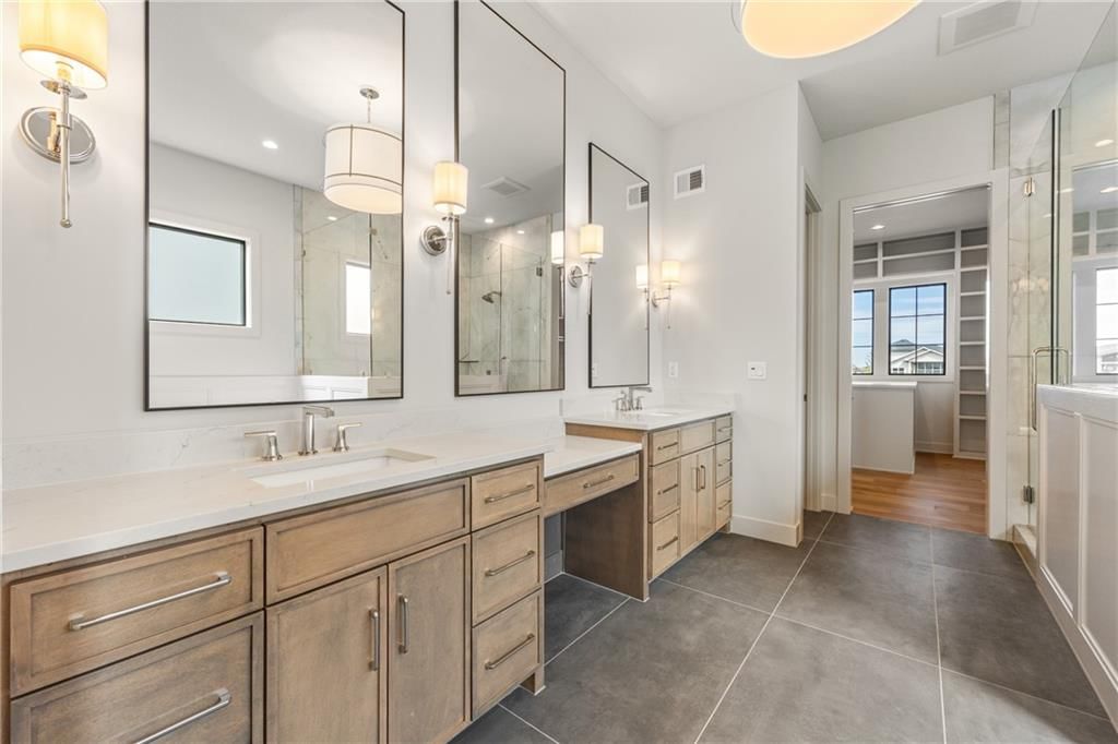 Photo 60 of 75 - 16904 Parkhill Street