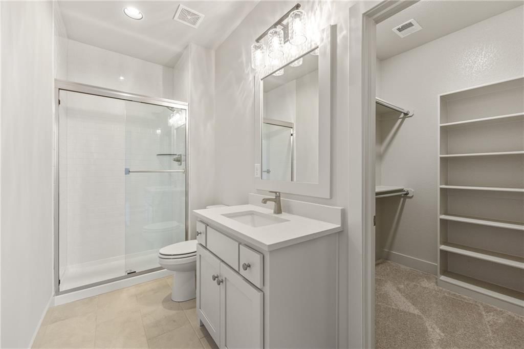 Photo 65 of 75 - 16904 Parkhill Street