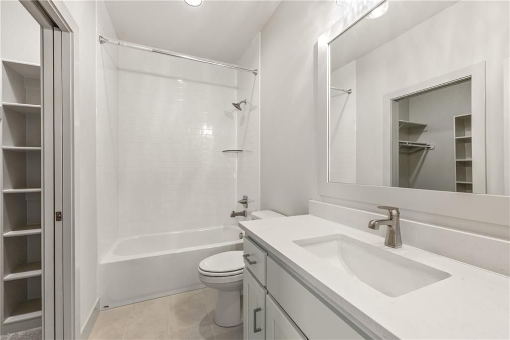 Photo 71 of 75 - 16904 Parkhill Street