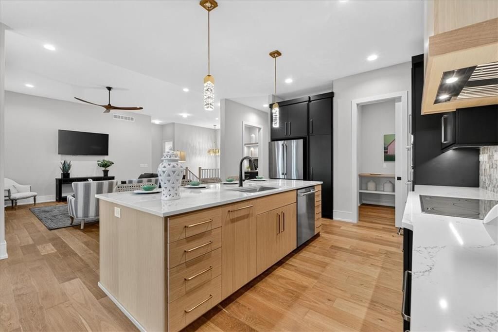 8170 Westlake Drive — photo 10