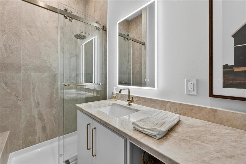 8170 Westlake Drive — photo 24