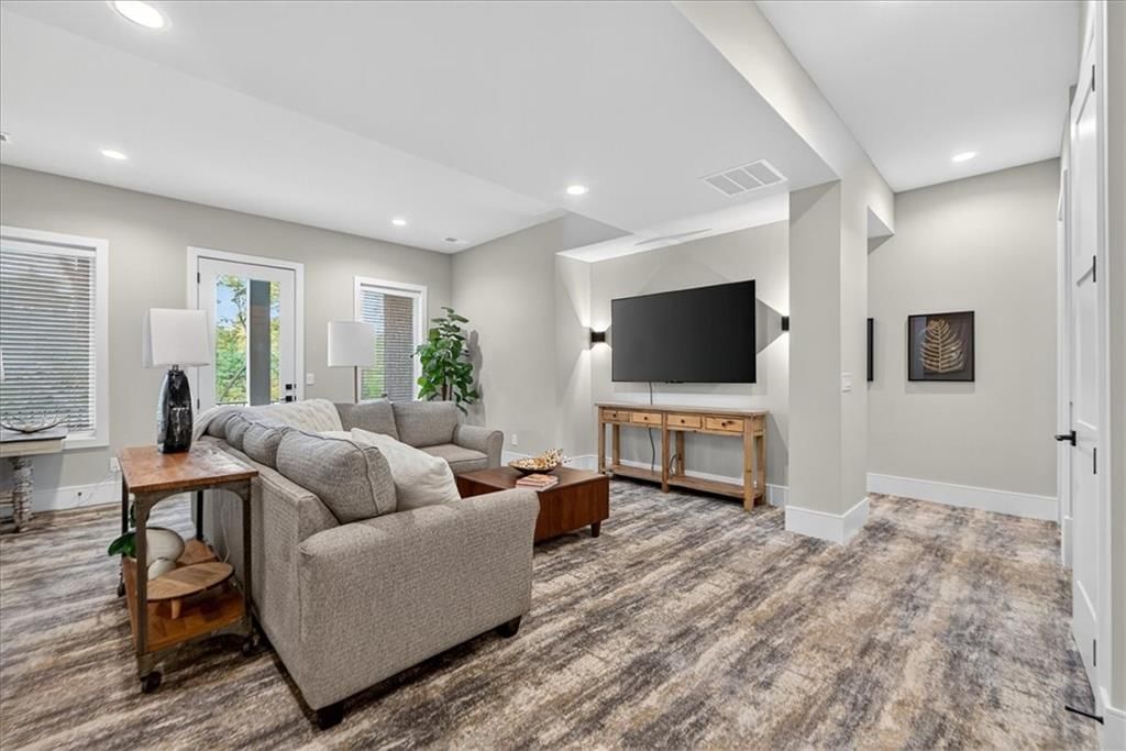 8170 Westlake Drive — photo 40