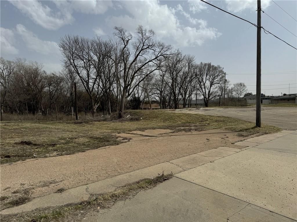 3746 SW Topeka Boulevard — photo 3