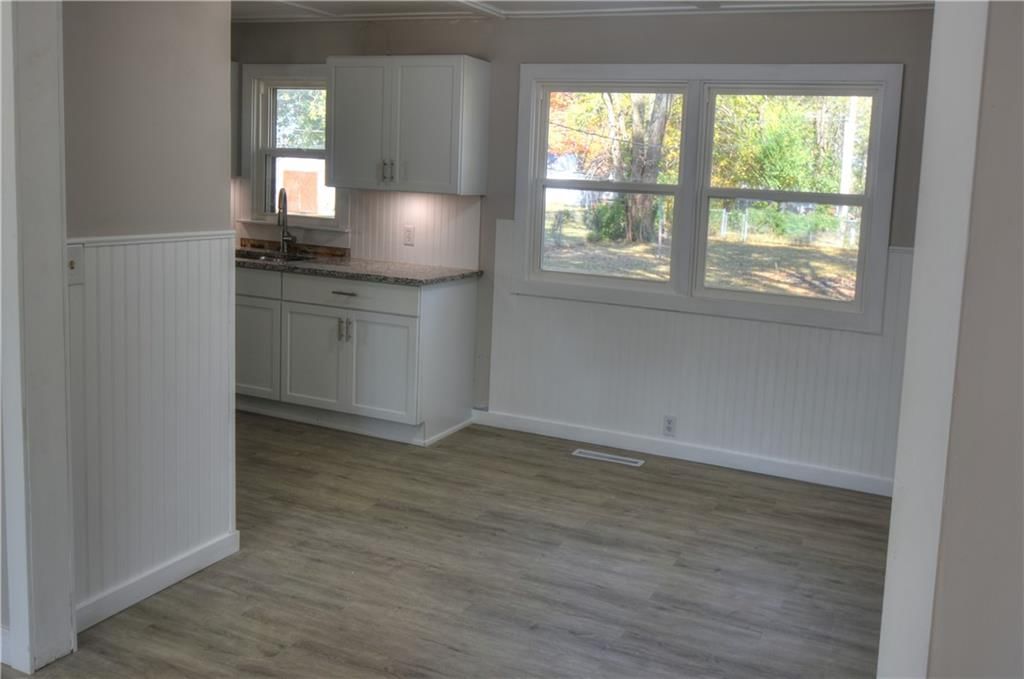 Photo 6 of 8 - 820 W Oak Street