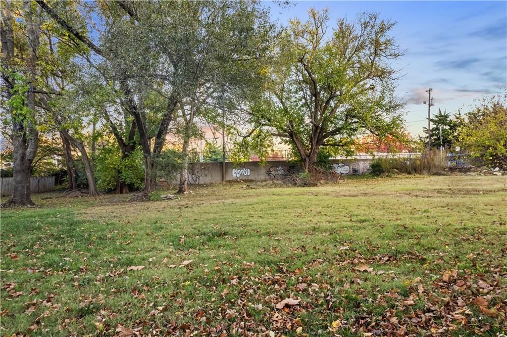 2833 Harrison Street — photo 10