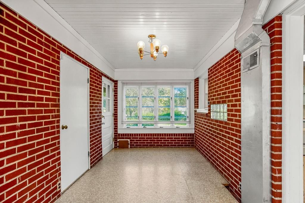 7543 Oak Street — photo 9