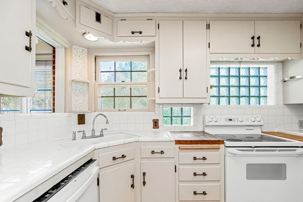 7543 Oak Street — photo 13