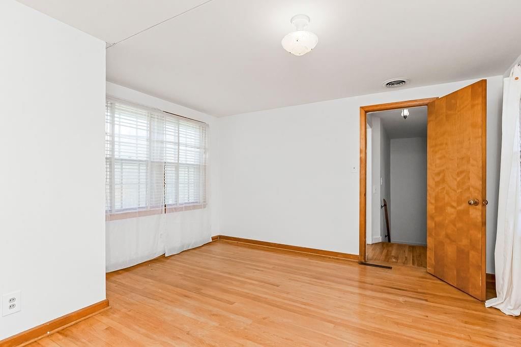 7543 Oak Street — photo 14