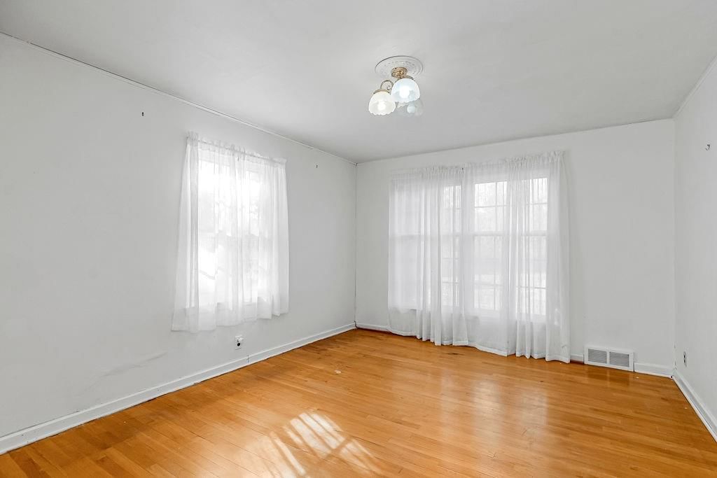 7543 Oak Street — photo 27