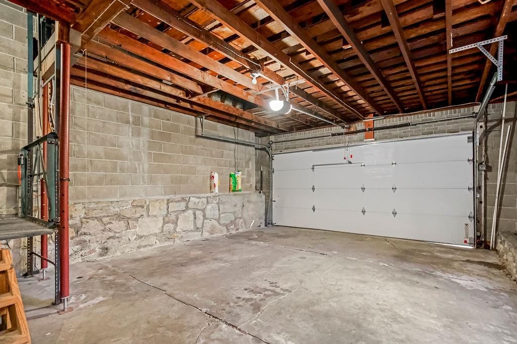 7543 Oak Street — photo 37
