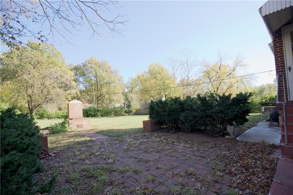 7543 Oak Street — photo 40