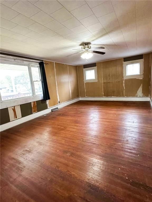 214 W Mulberry Street — photo 15