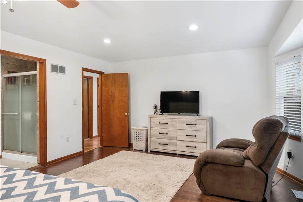 1120 NW Heatherwood Drive NW — photo 16